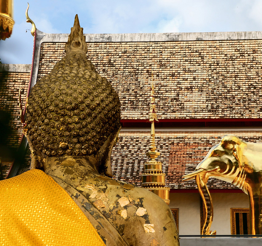 ปิดทองหลังพระ